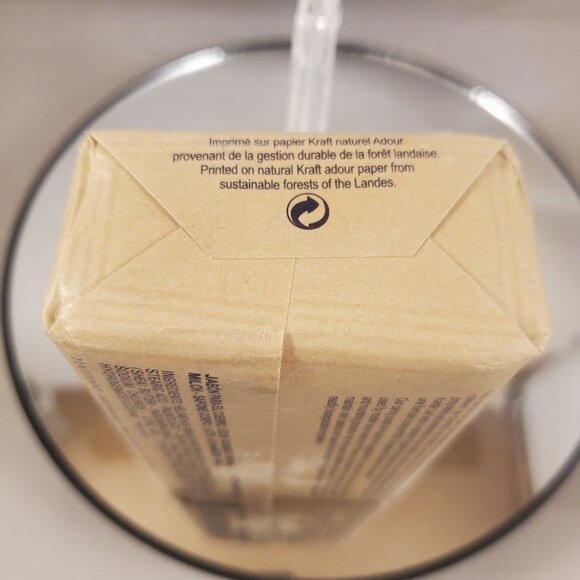 L’Occitane Extra Rich Soap 8.8 oz – Shea Milk for Sensitive Skin Made in France - Picture 4 of 5